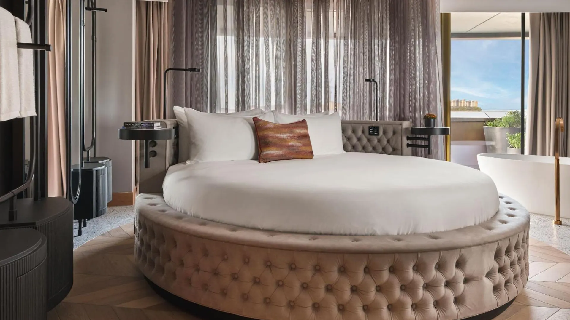 W Edinburgh Hotel 5*,  United Kingdom