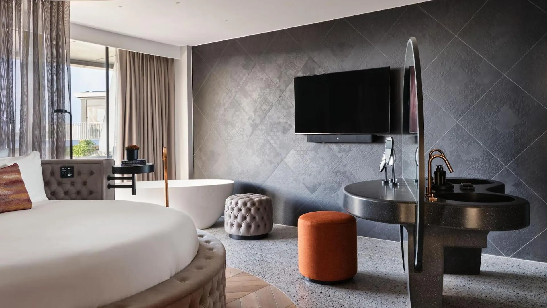 W Edinburgh Hotel