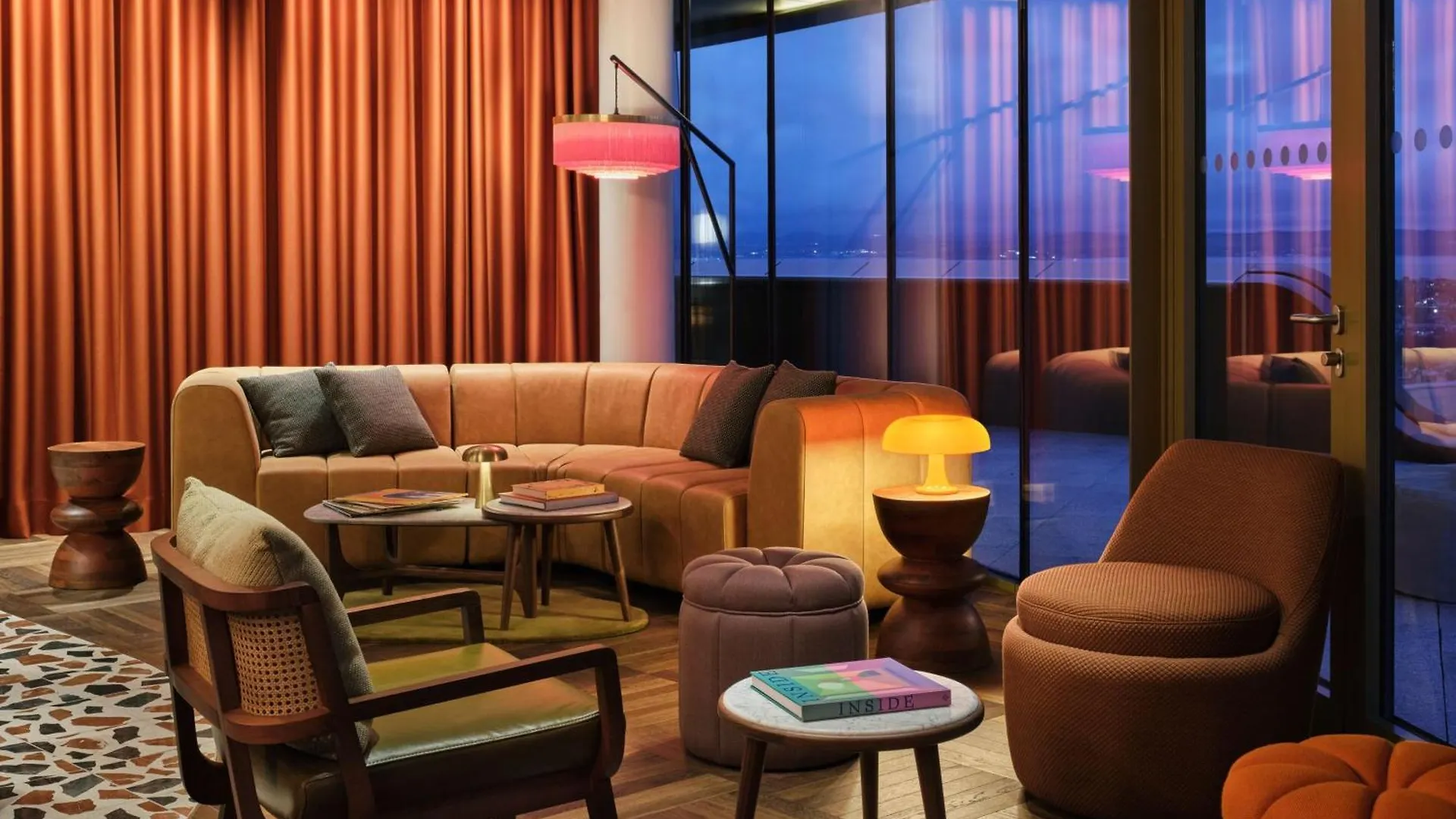 W Edinburgh Hotel