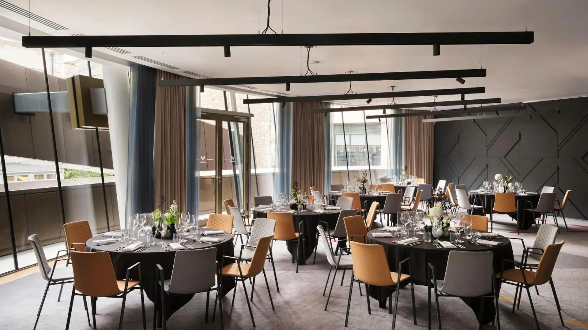 W Edinburgh Hotel