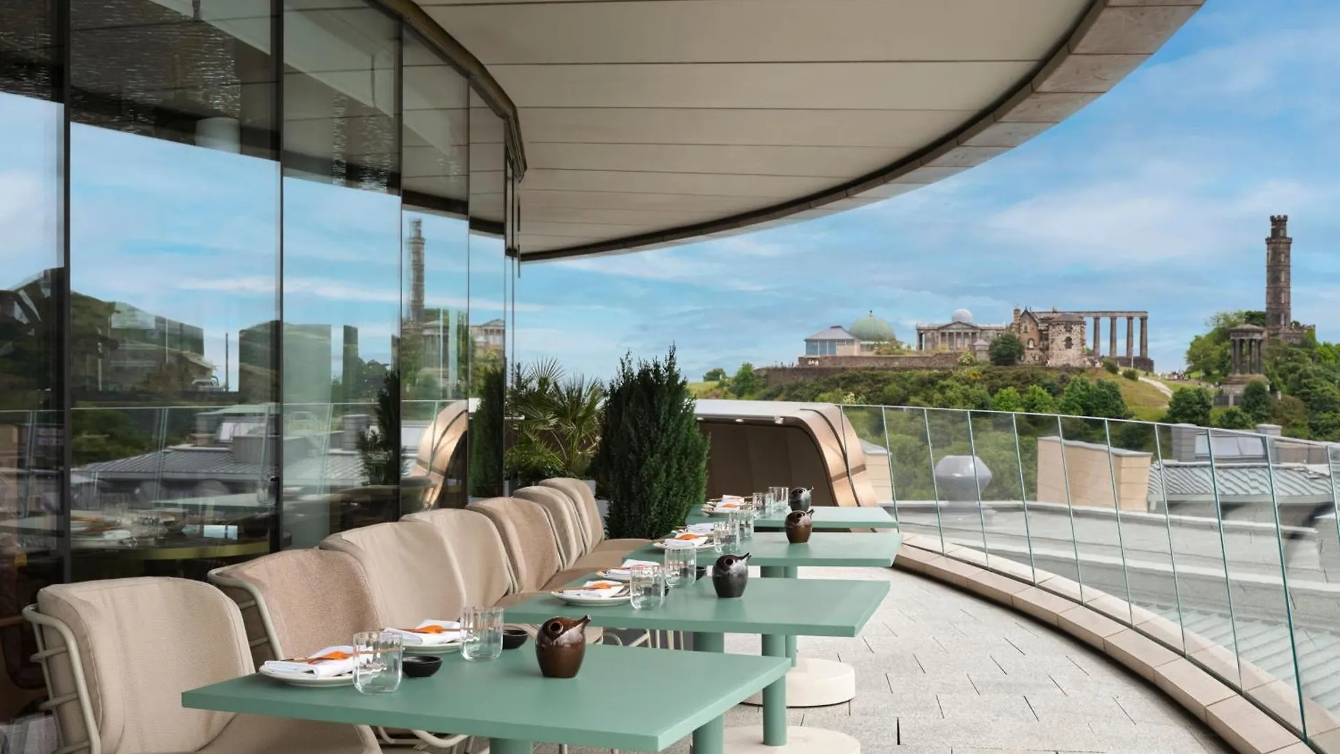 W Edinburgh Hotel