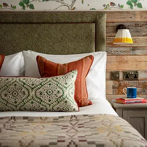 https://the-lion-at-settle-a-thwaites-inn-of-character.yorkshirehotels.net