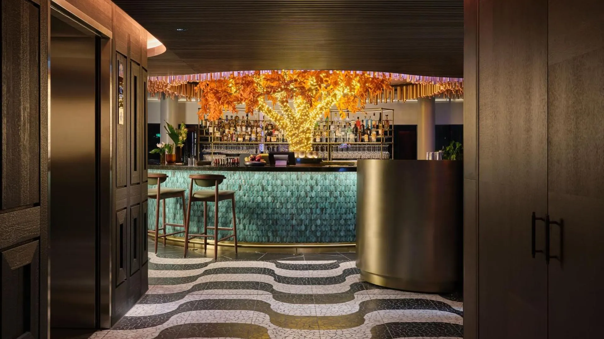 W Edinburgh Hotel 5*,