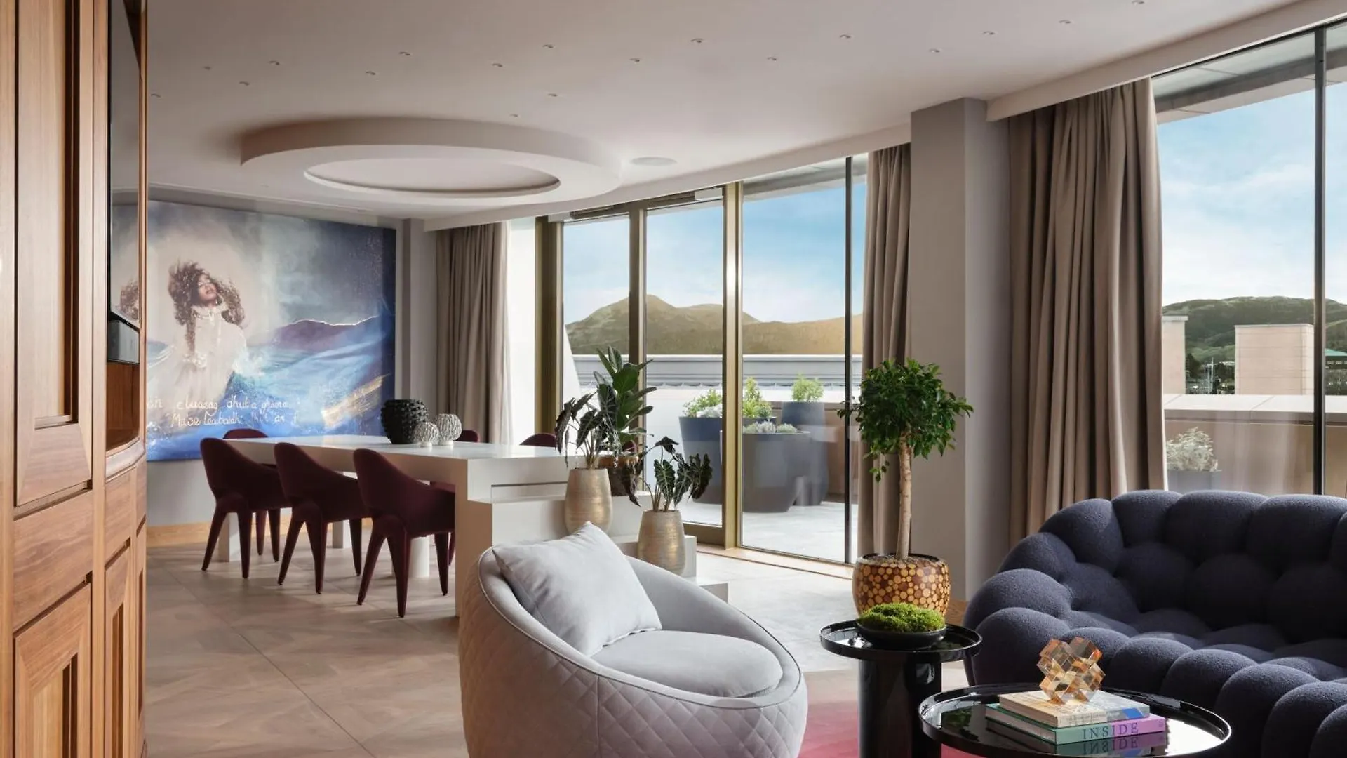 W Edinburgh Hotel