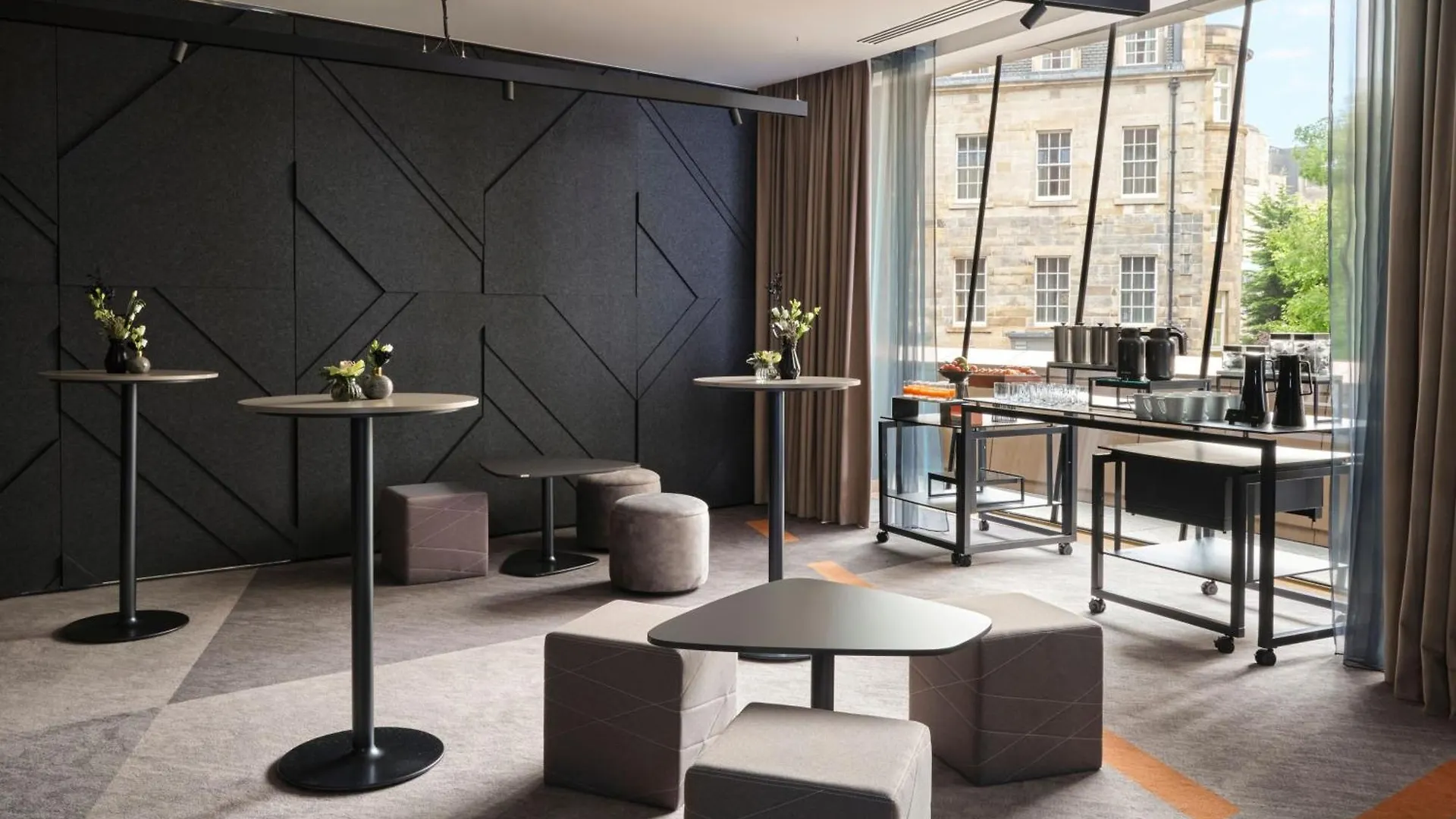 W Edinburgh Hotel 5*,