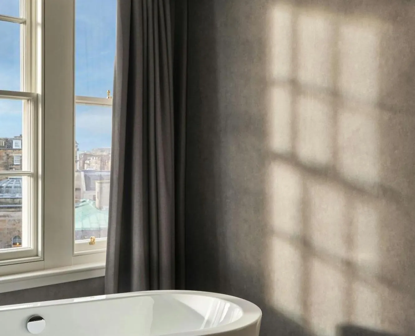 W Edinburgh Hotel